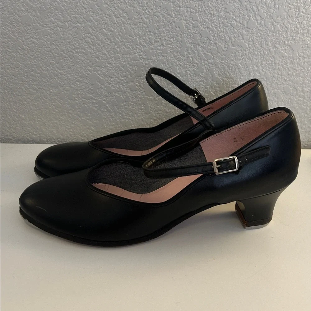 Capezio Girls Black Closed Toe Ankle Strap‎ Kitten Heel Tap Dance Shoes Size 8W